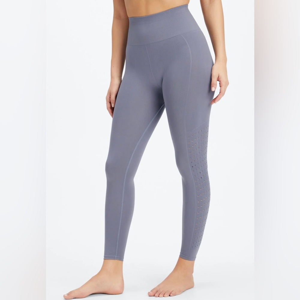 NWOT Fabletics Eco Sync High-Waisted 7/8 Legging